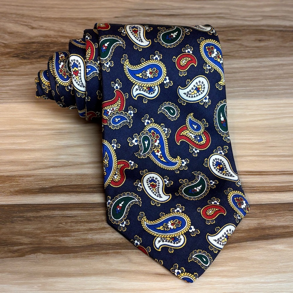 Brooks Brothers navy blue paisley print silk tie size 59” by 3.5”
